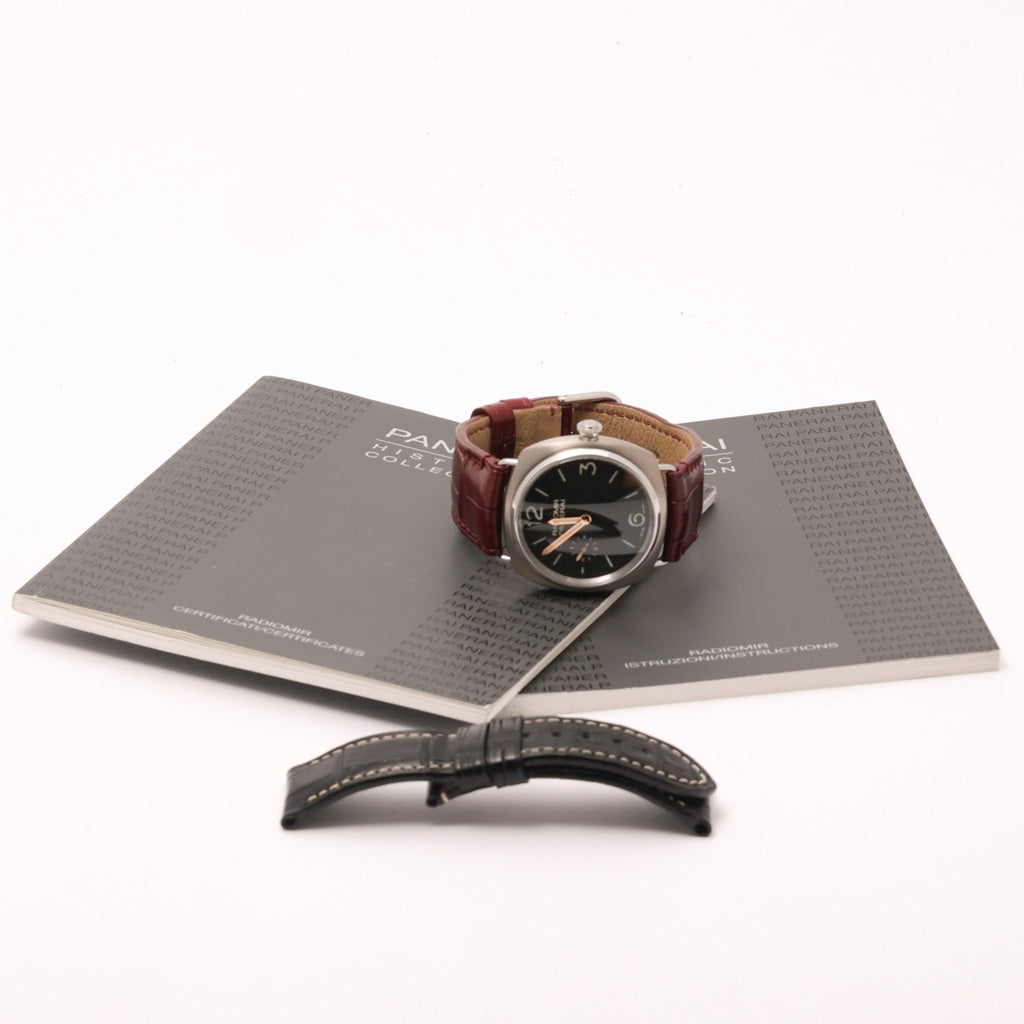 Panerai Radiomir PAM00338 with black dial and titanium case