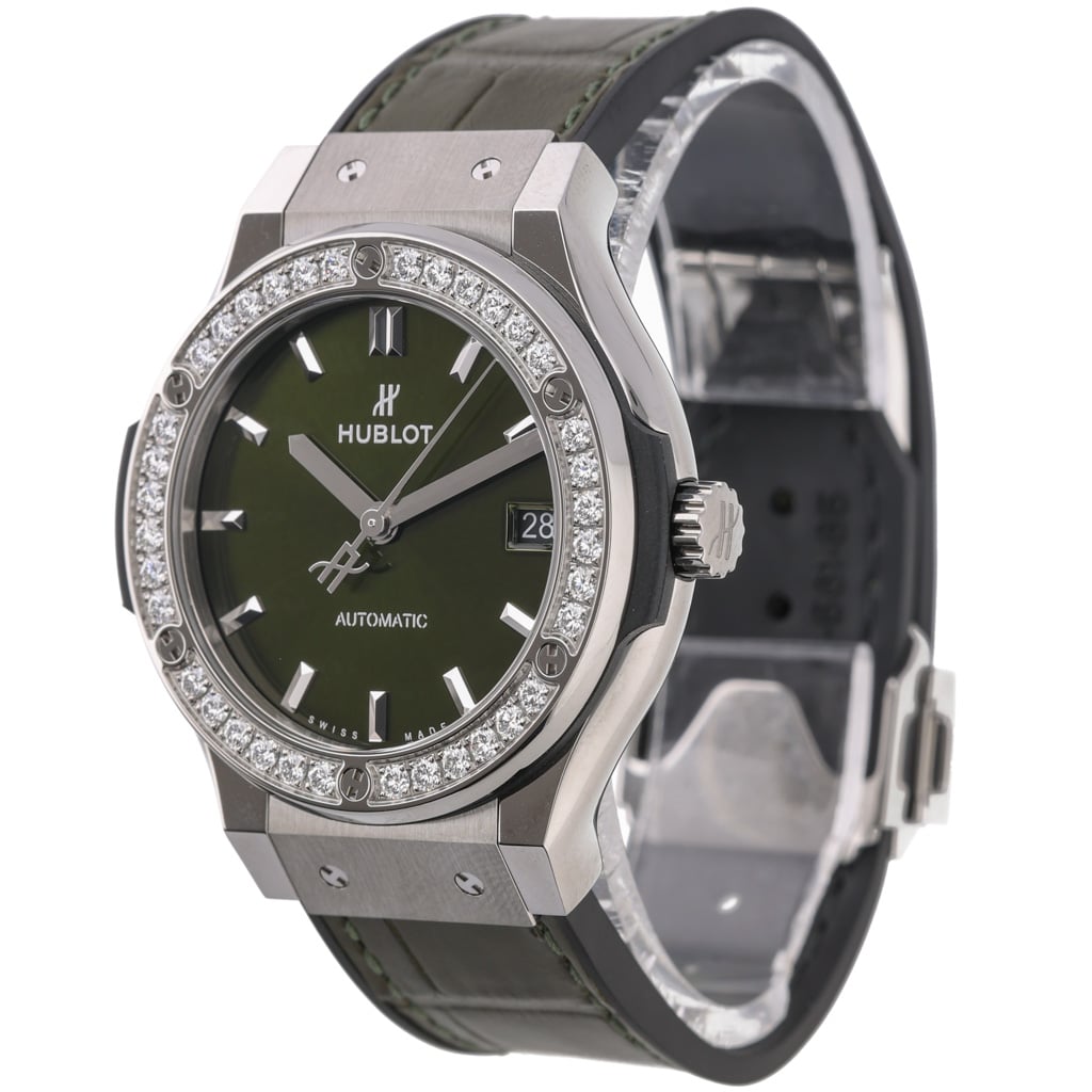 Hublot Classic Fusion 565.NX.8970.LR.1204 with green dial and titanium case - product image 3