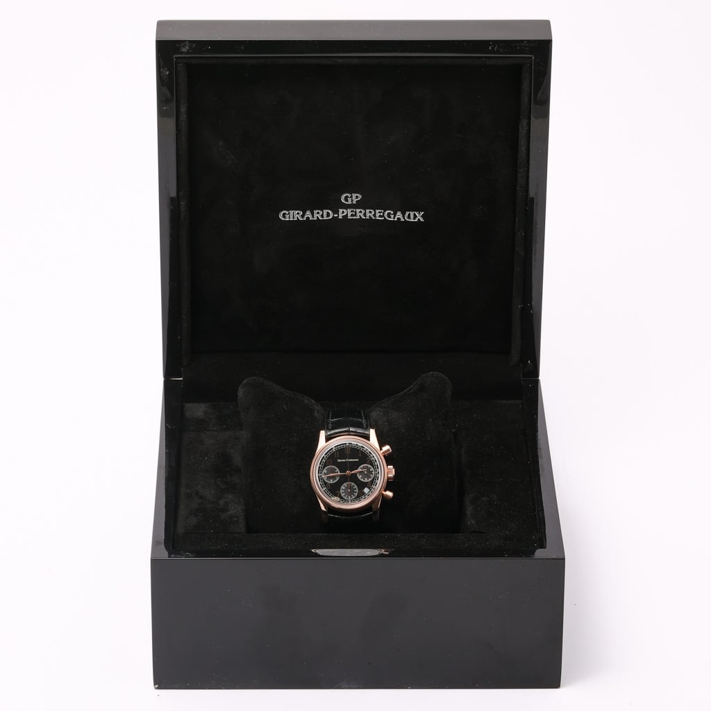 Girard-Perregaux Vintage 4930 with black dial and 18ct rose gold case