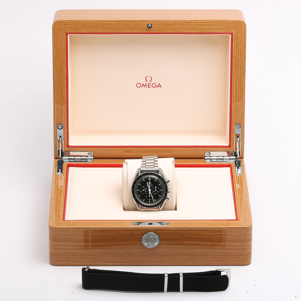 Omega Speedmaster Moonwatch image 2