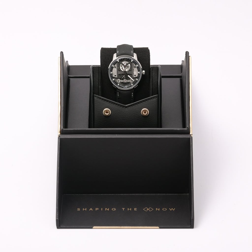 Girard-Perregaux Free Bridge 82000-11-3259-5CX with meteorite dial and steel case