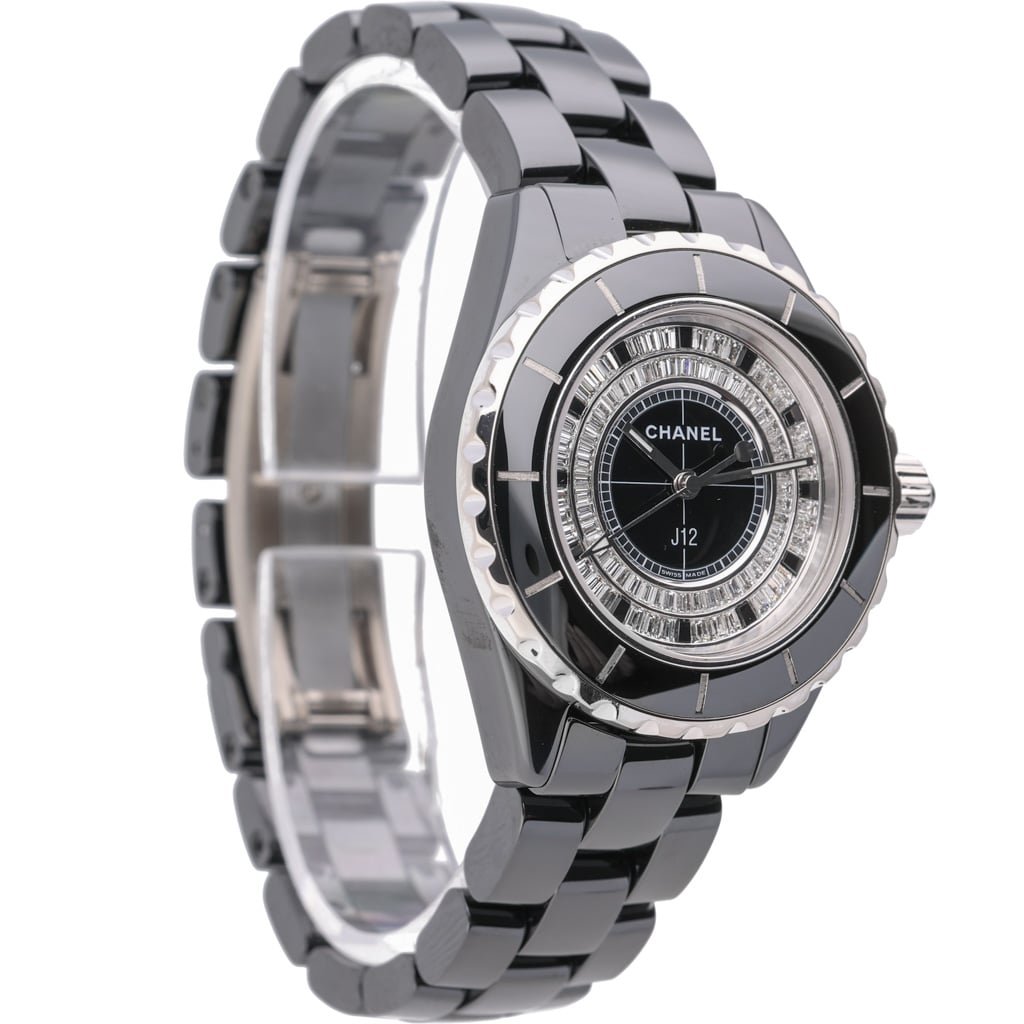 Chanel J12 H2610 with black dial and ceramic case - product image 4