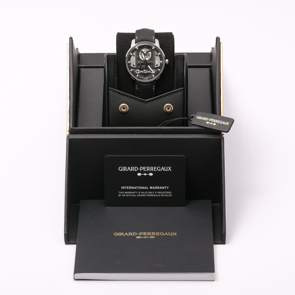 Girard-Perregaux Free Bridge 82000-11-3259-5CX with meteorite dial and steel case - product image 3